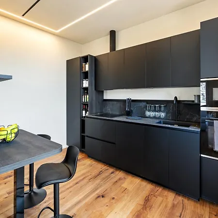 아파트 Modern Penthouse With Private Panoramic Terrace *